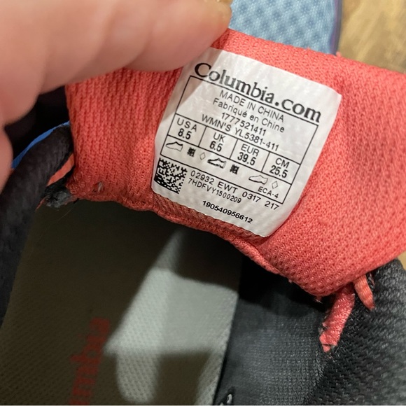 Columbia Pine Bluffs Waterproof Sneakers - Picture 7 of 8